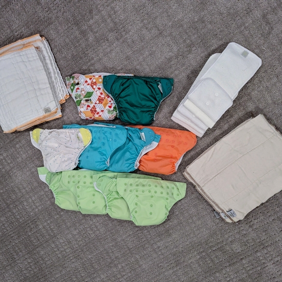 Colorful Reusable Cloth Diapers Set - Picture 1 of 2